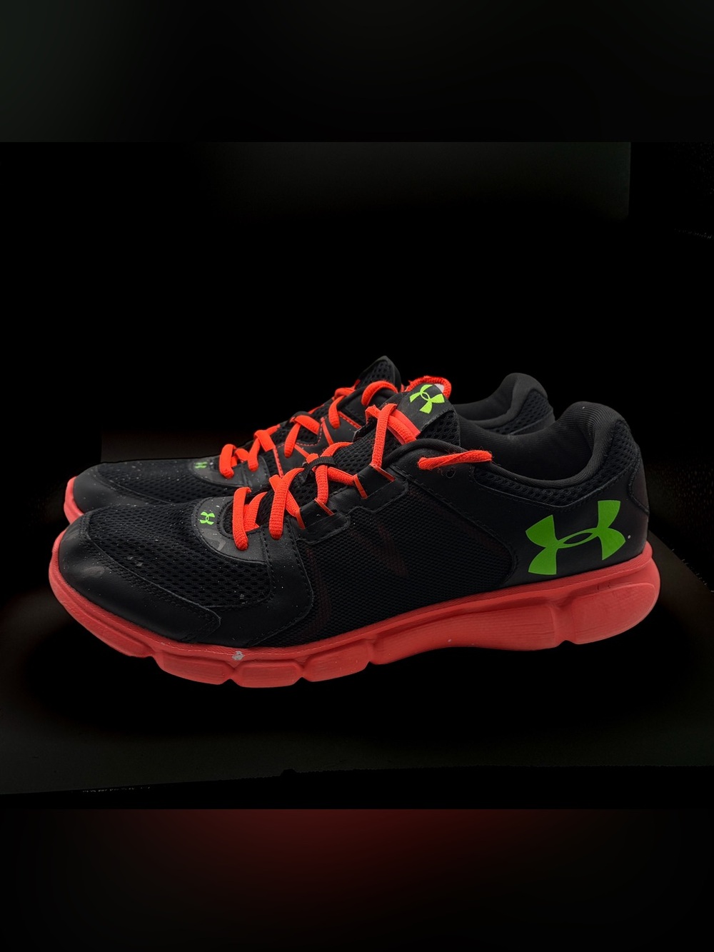 Under Armour Thrill 2 sneakers. Perfect lawnmowing shoes.